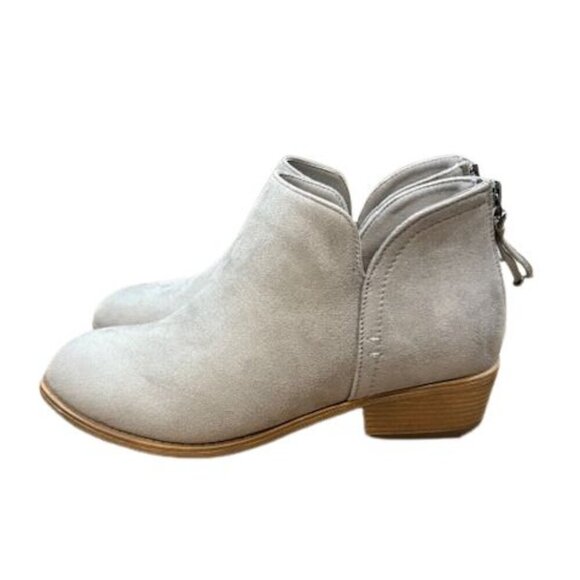 Journee Collection “Livvy” Side Split Ankle Booties with Rear Zip in Grey – Size - Picture 2 of 10